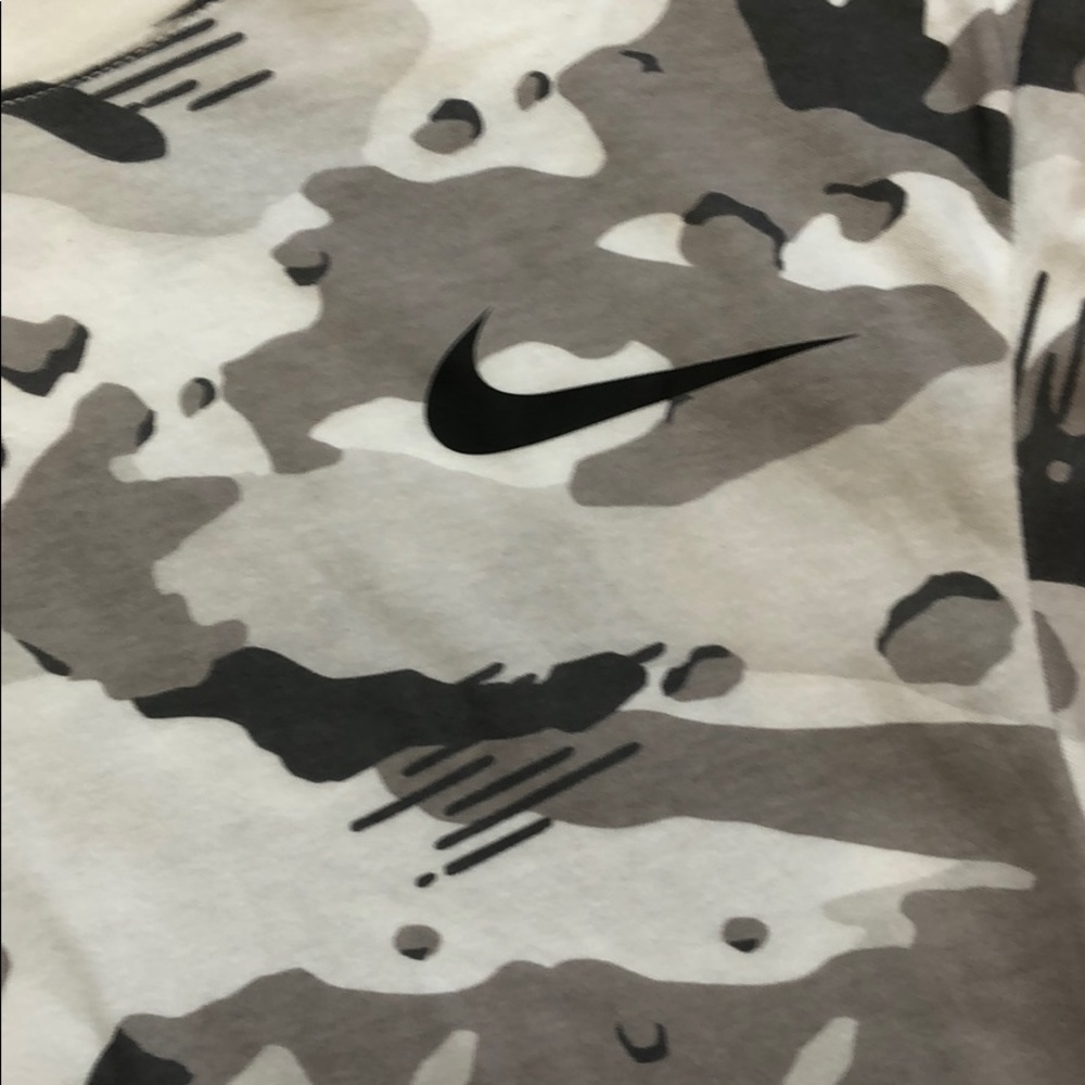 NWT Nike Camouflage Gray White Dri-Fit Cotton Tee - Picture 7 of 7